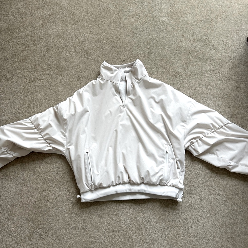 Alo Yoga. Pullover Sweater. Size XS. Off white